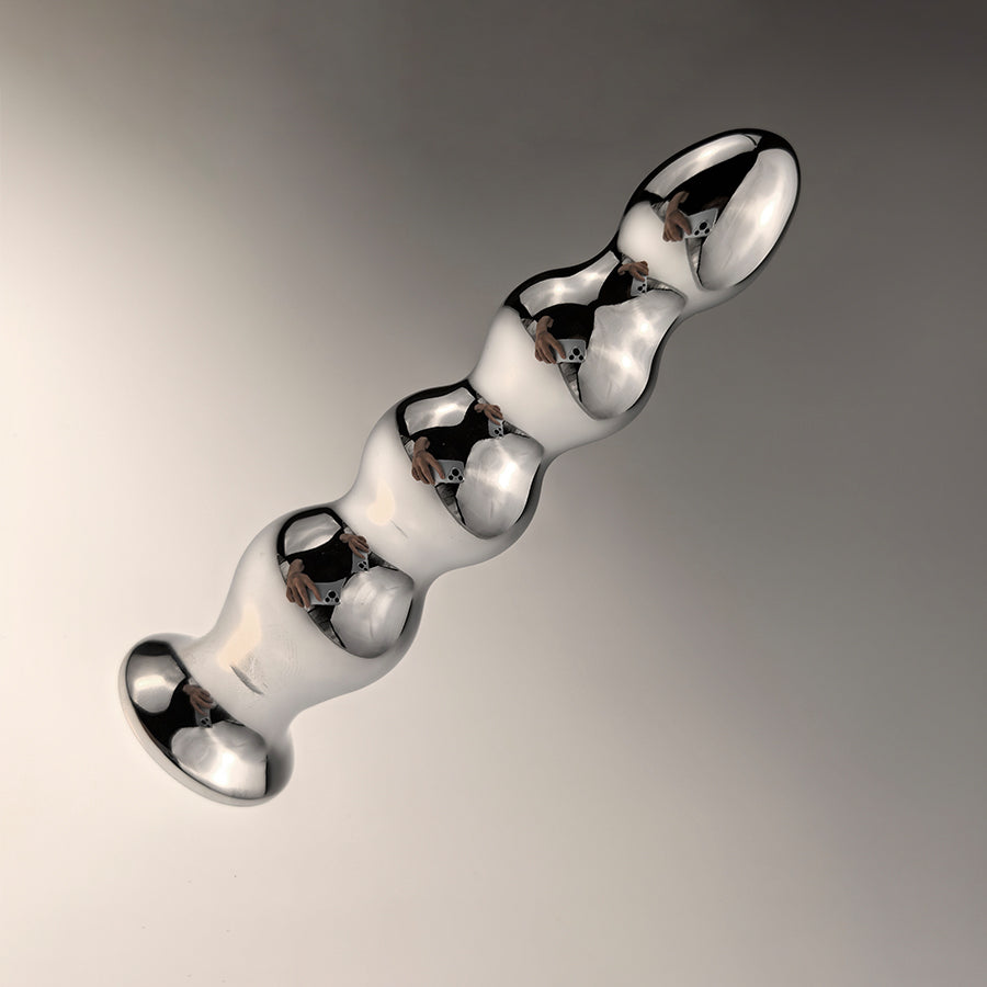 Idyia Vigor Ⅱ — The Metallic Pulse of Cold-Steel Elegance